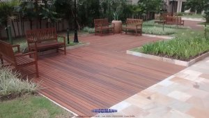 Deck-de-madeira-de-CUMARU-Cond-OPERA-UNIQUE-HOME-Cyrela-300x169 